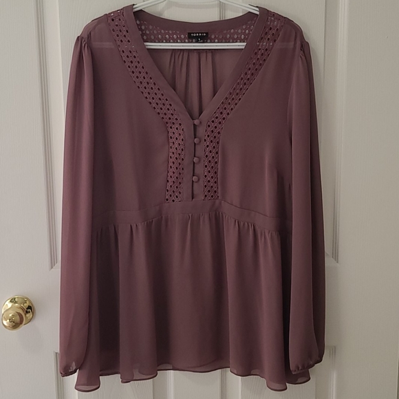 Torrid blouse. Only wore once - Picture 1 of 2